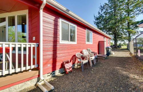 Ocean Shores Retreat with Porch and Canal Views! - Foto 26