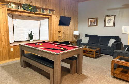 Pool Table & Hot tub - closest place to the GAP trail in Ohiopyle - Photo 2