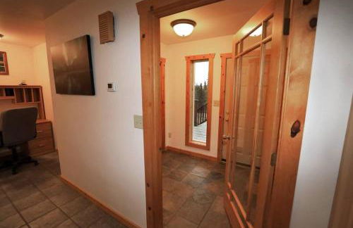 3 Bedroom Home with Amazing Views 11 mi from Denali - Photo 17