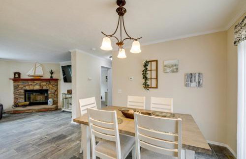 Efficiently Equipped Lewis Home Deck and Gas Grill! - Foto 8