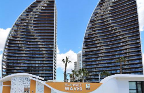 Sunset Waves Siesta - Photo 1