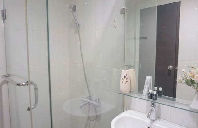 Minimalist And Relaxing Studio Room At Tamansari Semanggi Apartment - Foto 15