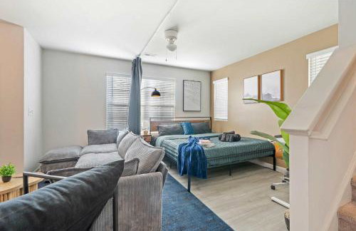 4BR Townhouse King Bed 2-Story Near NC State - Foto 38