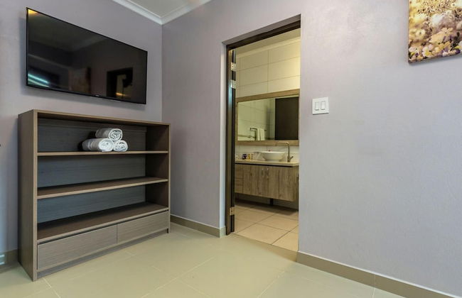 NEW 6BR Villa w Pool Across Street Palmbeach - Foto 13