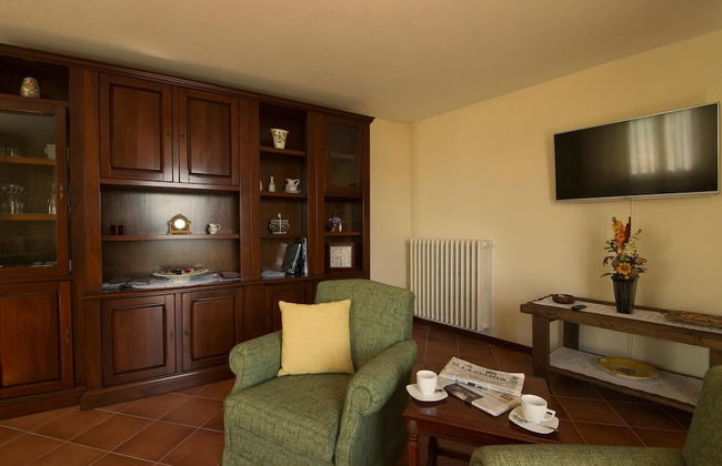 The Cottage on the Lake - Photo 4