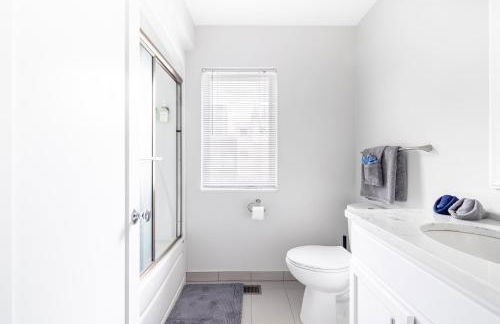 Luxury Downtown Townhome Private Garage Unit 4 - Photo 7