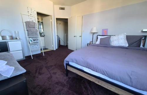 Guest Room in Sherman Oaks with private bathroom and balcony - Foto 1