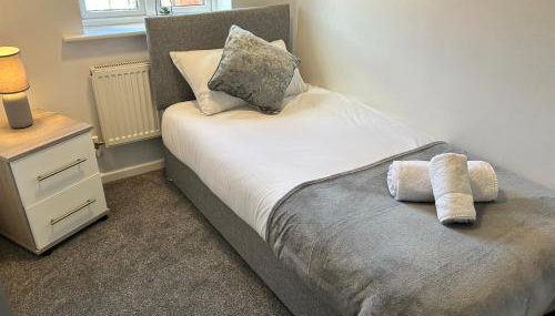 Dovefield House - Modern 3 Bed Home from Home - Alton Towers, Uttoxeter Races - Foto 5, towels