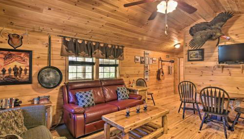 Parsons Semper Fi Cabin with Fire Pit! - Foto 1