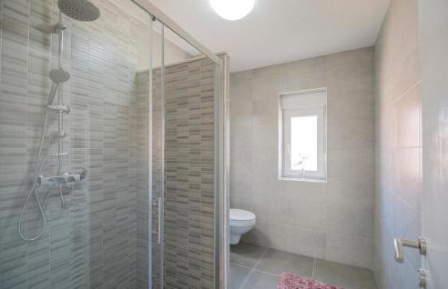 Beautiful Home In Donji Prolozac - Foto 40