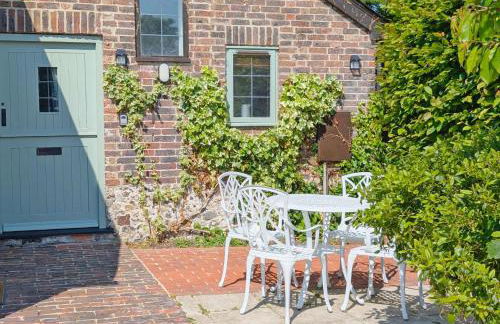 Shires Barn Farmhouse - Westbourne - Photo 73