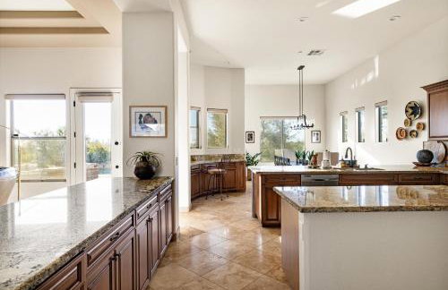 Desert Oasis with Pool Black Mountain Views - Photo 20