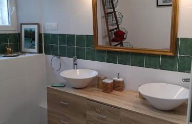 Propriété avec piscine de 2 à 9 personnes, Gîte De Saint Donat, - Foto 38