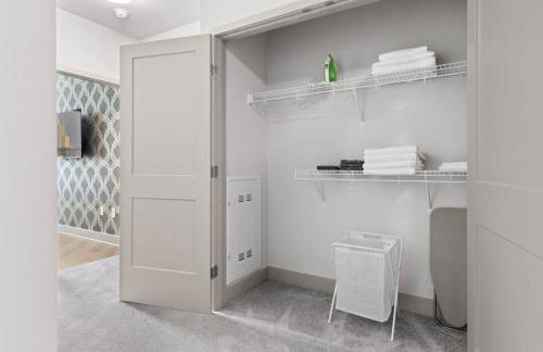 Contemporary Living 5 Min From Downtown - Foto 17