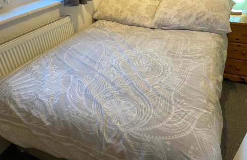 Free Parking, Ideal for long term contractor, etc stays, Fast WIFI, 3 miles 7 mins drive to Nissan, 15 mins to Sunderland Newcastle, Regular Housekeeping Options - Dwellcome Home Ltd 3 DOUBLE Bedroom House Boldon - see our site for assurance - Foto 18