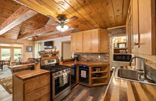 Linville Gorge Cottage with Hot Tub - Photo 17