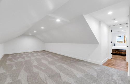 Sunny 3BR Retreat Near Everett Waterfront - Photo 22