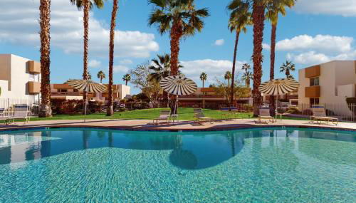 Stylish, Dog-Friendly Condo with Grill, shared Pool and Spa - Close to Downtown - Foto 3