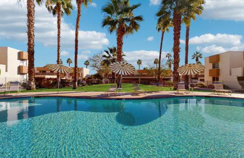 Stylish, Dog-Friendly Condo with Grill, shared Pool and Spa - Close to Downtown - Foto 3