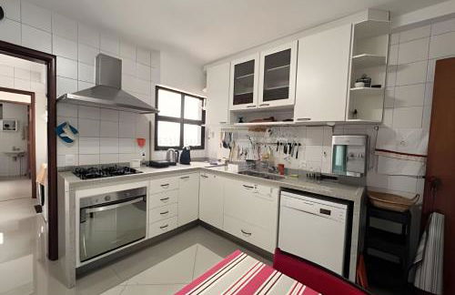 Apto espaçoso para até 8 hóspedes no Centro - Foto 42