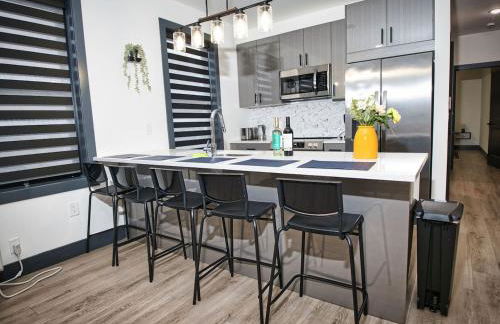 Great Location-20 Mins to NYC-Free Indoor Parking - Foto 6