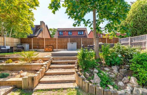 DRIFTWOOD by BOURNECOAST - An Exquisite Chalet Bungalow with a Sauna, BBQ Hut and Garden - HB6339 - Foto 20