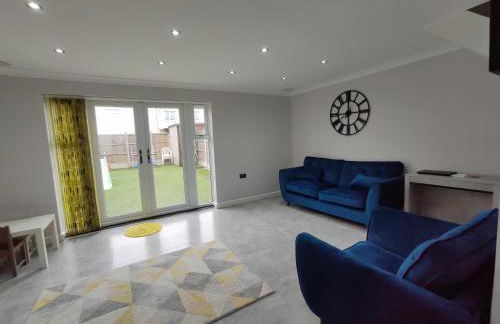 Elegant 3-Bedroom Home, sleeps up to 5 guest. - Foto 1