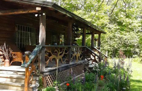 Deer Valley Retreat, Lovely Log Cabin with Fireplace & Garden Views- Perfect for a Relaxing Getaway! - Foto 14