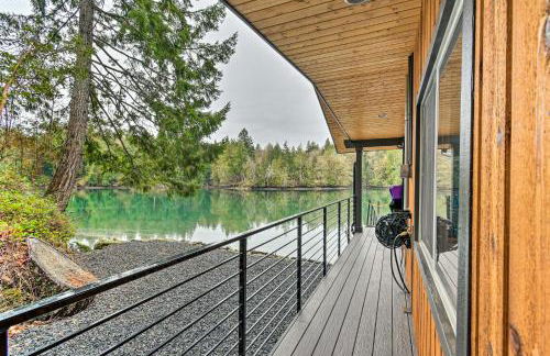 Dreamy Bayfront Cabin with View, Dock and Kayaks - Foto 17