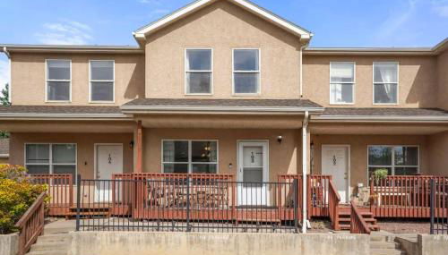 2 bed 2 and a half bath close to shopping restaurants and more - Foto 2