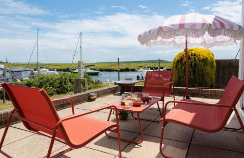 Hot Tub With A View - Christchurch Harbour - Photo 16