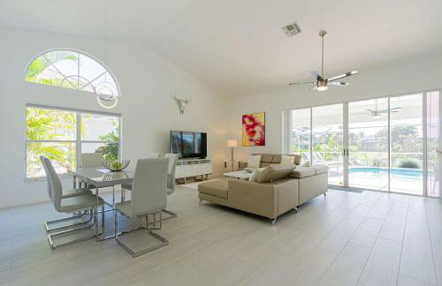 Crown Pointe- Crown Pointe Blvd.,E. - Photo 3