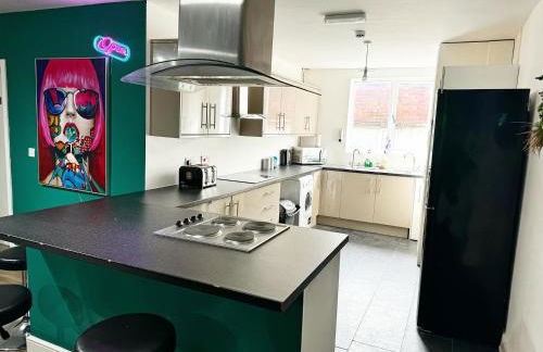 Liverpool City Centre - Spacious Duplex - 6 Bedrooms - Sleeps 14 People - Foto 3