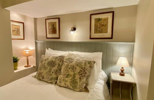 Ground Floor - Hauseman Building close to Thermes - Foto 7