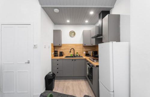 Sleek Canalside Stay in Edinburgh - Foto 8