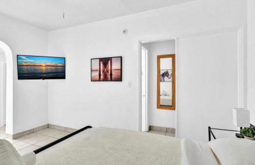 Downtown Hollywood Beach Blvd Studio Getaway - Foto 7