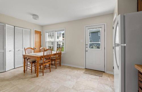 Prime Location 2 BR Oasis with Washer and Dryer - Foto 25