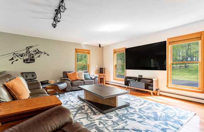 Family Fun Oasis Hot Tub Steam Room Pool Stream Firepit Games - Foto 36