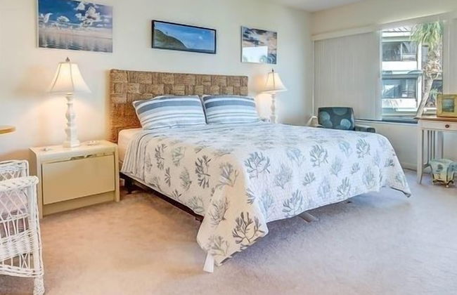 Beautiful Unit In One Of The Most Prestigious Condo Complex In Islamorada 2 Bedroom Condo by RedAwning - Photo 4