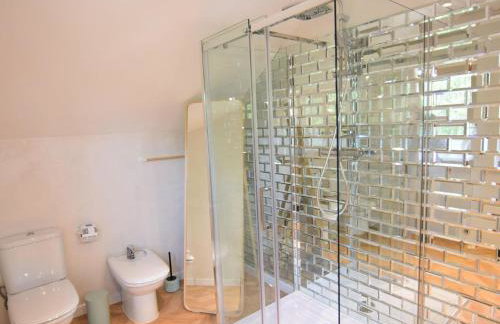 Large Holiday Villa With Sauna, Jacuzzi and Pool - Foto 48