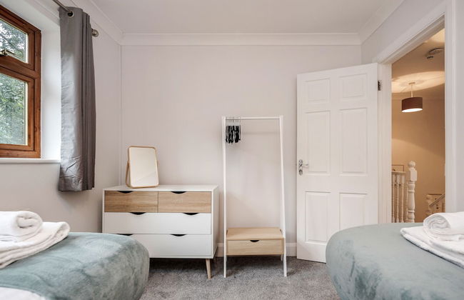 Maidenhead Pet Friendly 4 Bed House - Foto 3