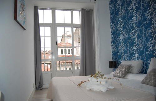 Rua Nova Apartment 28, 3 Dormitorios, WIFI, PS4 y Netflix, a 200m Catedral - Foto 37