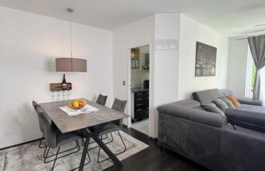 Modern Apartment with Balcony & Parking - Foto 15