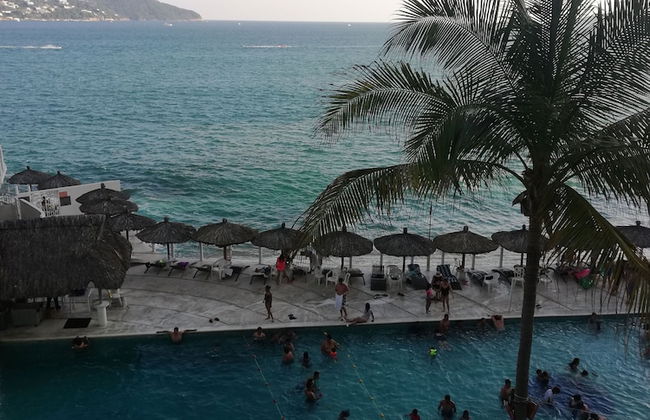 Beautiful Twin Towers Suite With Balcony and Stunning sea View - Foto 17