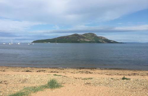 1 Shiphouse Apartment - Photo 2