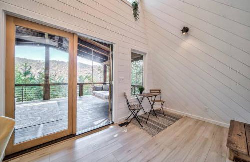 Modern Cabin with View, Pet-Friendly, Close to town - Foto 10
