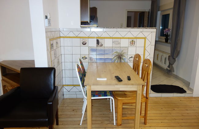 Tolstov-Hotels Large 3 Room Apartment with Garden - Foto 27