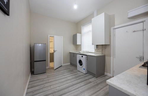 Modern 3BR House in Manchester, Ideal for Families, Sleeps 7 - Foto 17