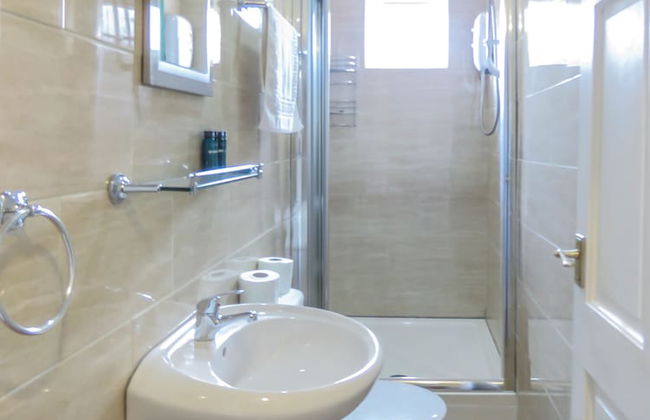 Tudors eSuites Birmingham Townhouse for Contractors - Foto 17