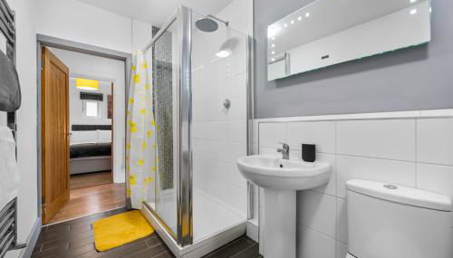 3 Bedroom Bungalow with Garden and Parking - Foto 5, Shower